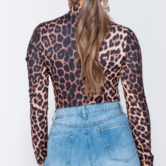LAST ONE🎉Leopard Print Bodysuit - Picture 4 of 6
